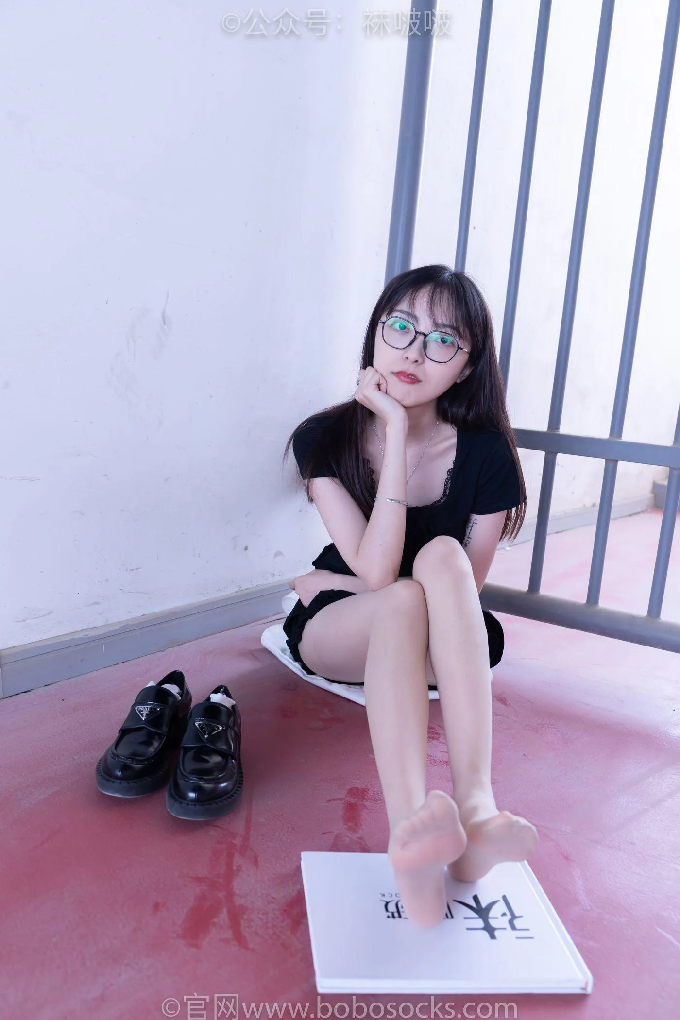 [BoBoSocks袜啵啵]NO.030 稚予- 皮鞋、短白棉袜、肉丝 [141P]插图2